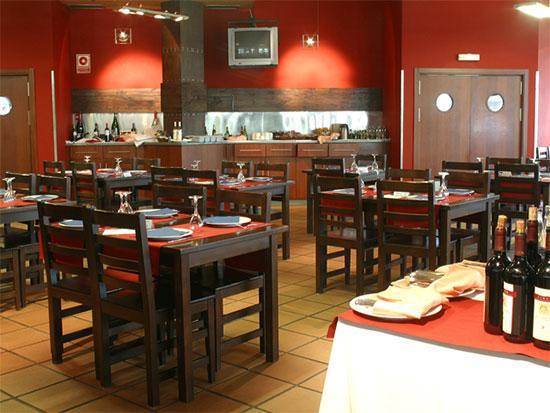 Lugo de Llanera Hotel Silvota المطعم الصورة